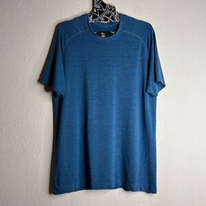 Lululemon Men's Metal Vent Tech Short Sleeve shirt size medium